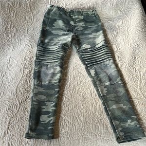 Knit camp leggings with leg detail